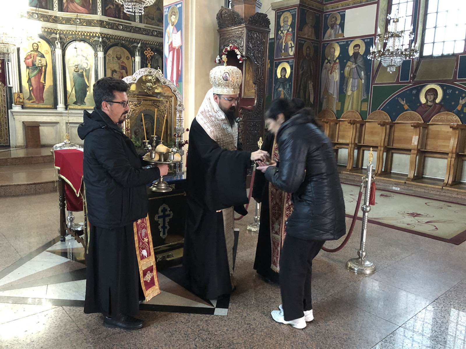 4 Акатист на Пресвета Богородица