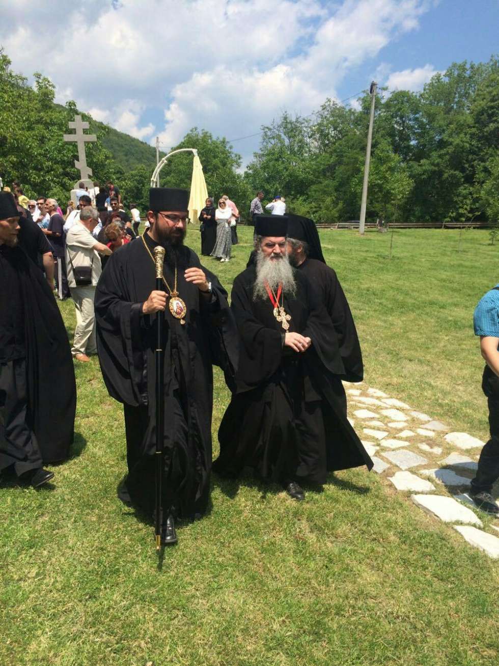 Осветување на крст во манастирот Св. Атанасиј во с. Лешок, Тетовско