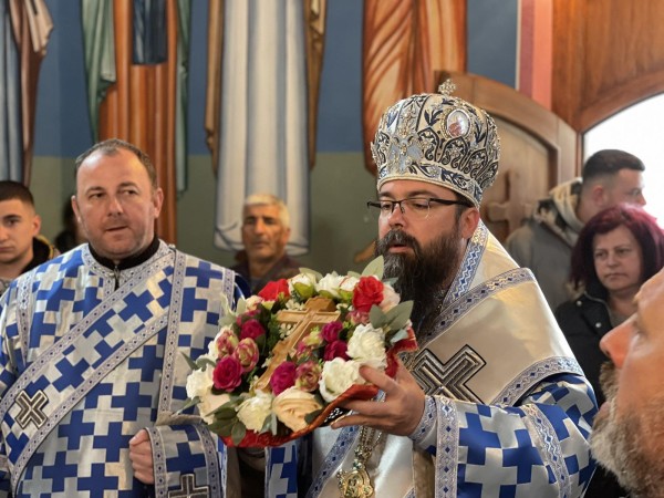 Третата недела од Великиот пост - Крстопоклона недела