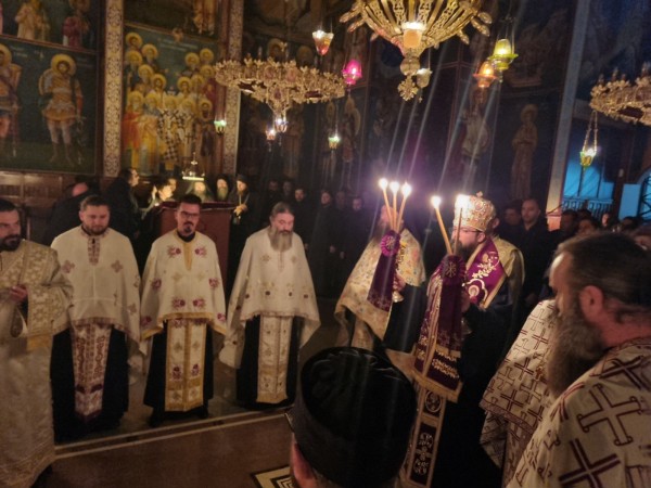 Вечерна служба во чест на Светите Петнаесет Свештеномаченици